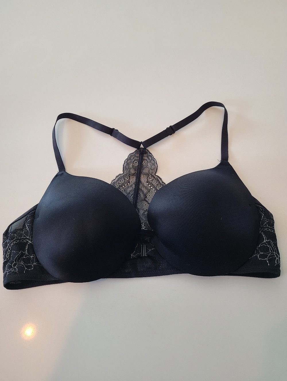 Maidenform Black Front-Closure Bra in Size 36B